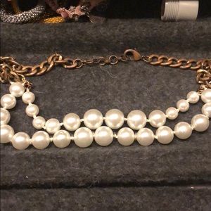 Chunky pearl necklace